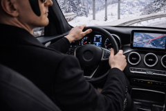 Ambros-Varius-arrive-au-ski-